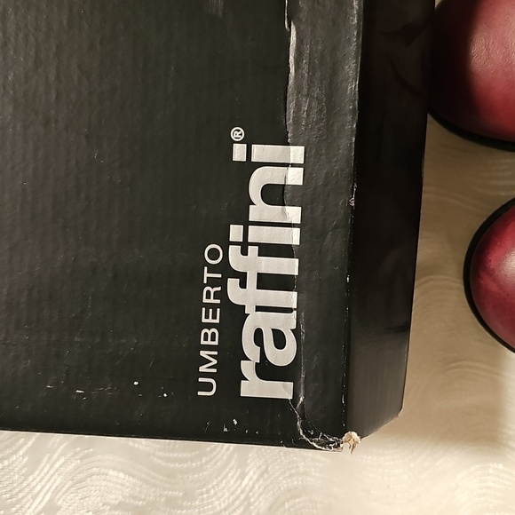 Umberto Raffini Red Heeled Boots with Polished Leather and Classic Design - Picture 9 of 12